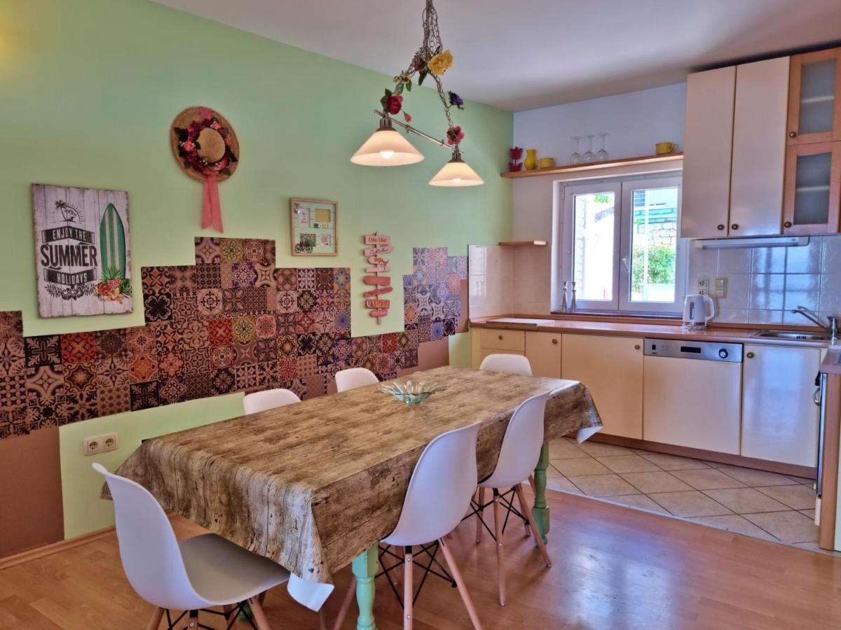 Apartments Soric Omiš Екстериор снимка